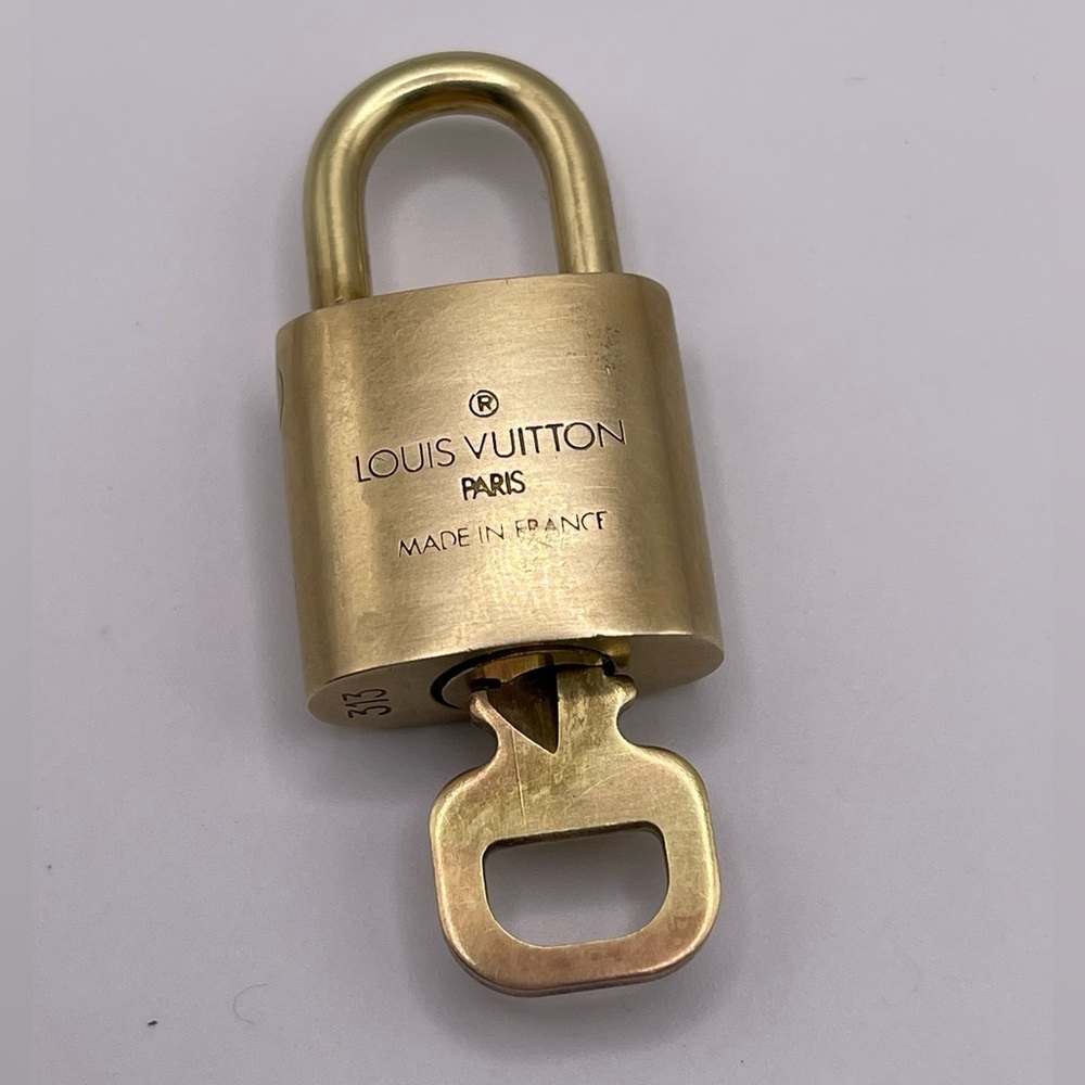 100% Authentic and pre loved Louis Vuitton - Gold Lock and Key set - #313 - Picture 3 of 6